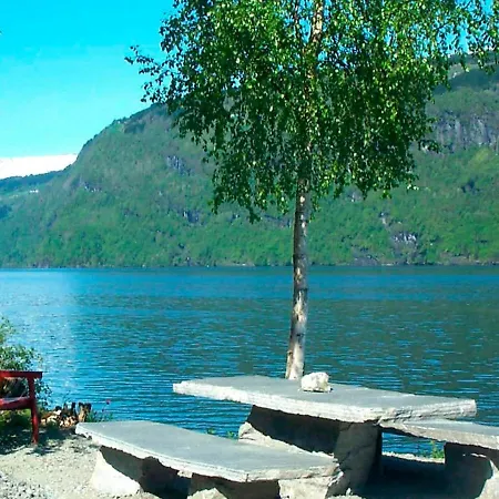 Holiday home Two-bedroom Holiday In Utvik 1 *