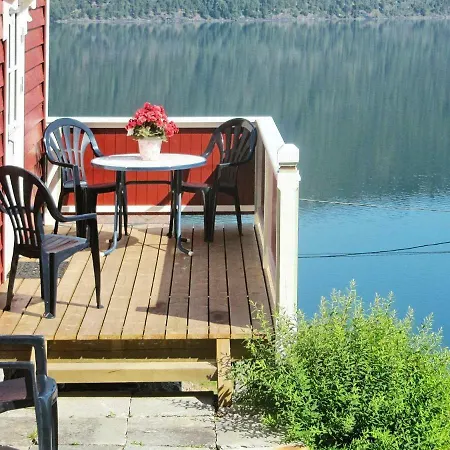 Holiday home Two-bedroom Holiday In Utvik 1 *