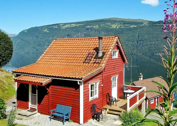 Two-bedroom Holiday In Utvik 1 *